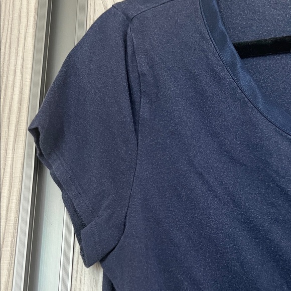 Banana Republic Navy Short Sleeve Tee - Picture 4 of 5